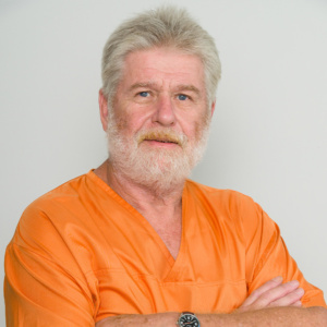 M.D.  Grzegorz Hauslinger